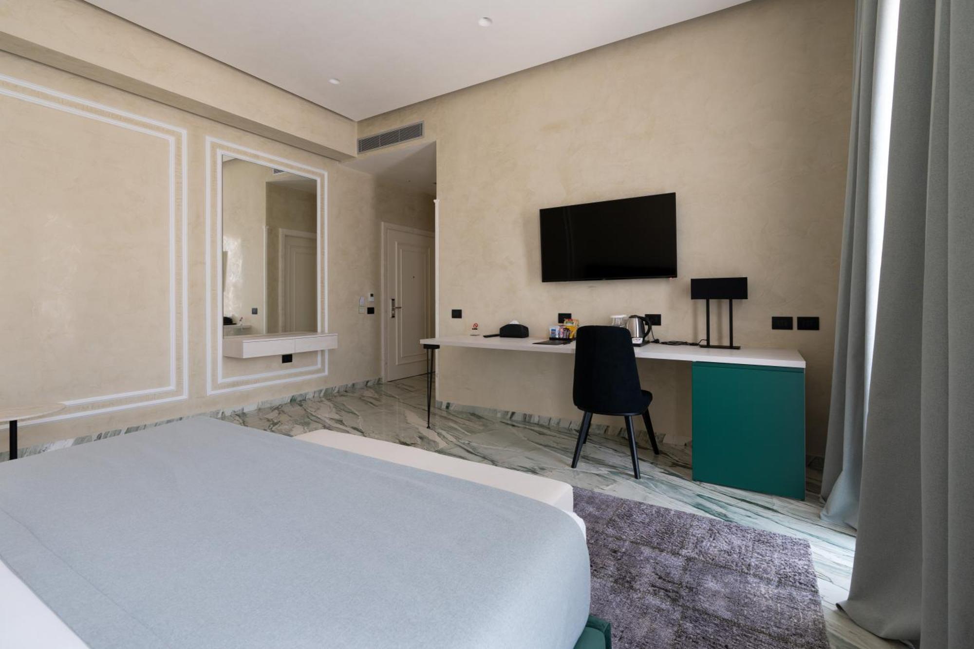 Hotel Plaza เบราท ภายนอก รูปภาพ