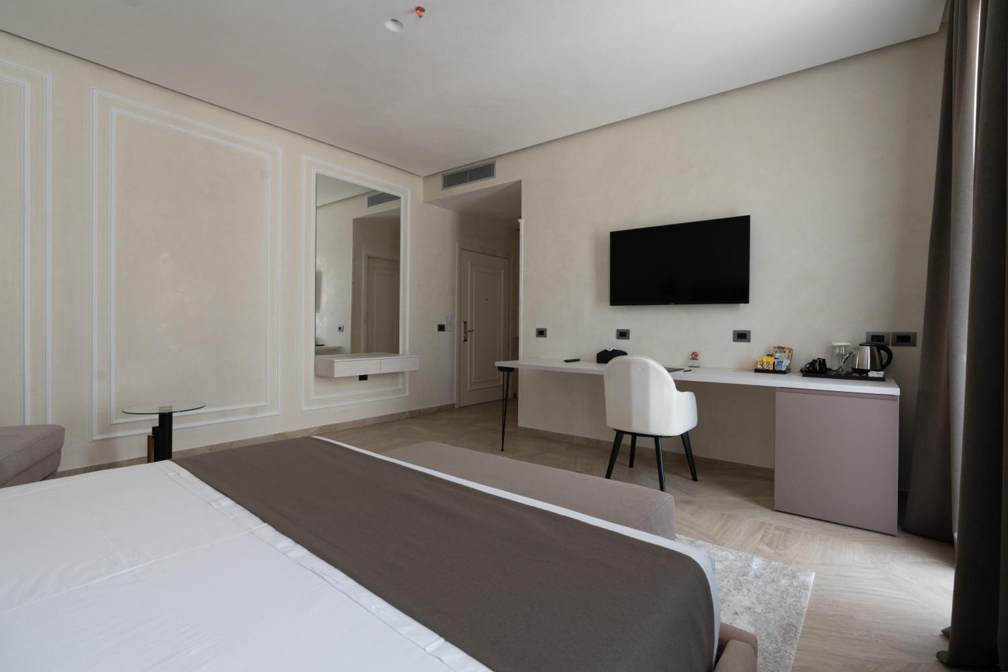 Hotel Plaza เบราท ภายนอก รูปภาพ